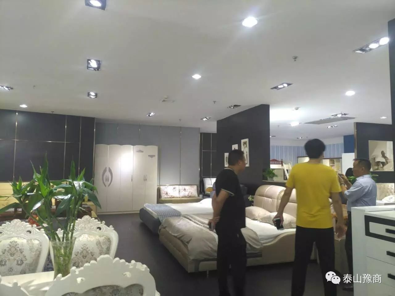 1-200S11I414305.jpg