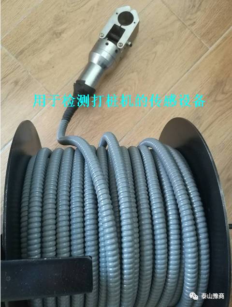 1-200S11UA6407.jpg